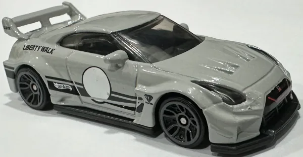 LB-Silhouette WORKS GT Nissan 35GT-RR VER.2