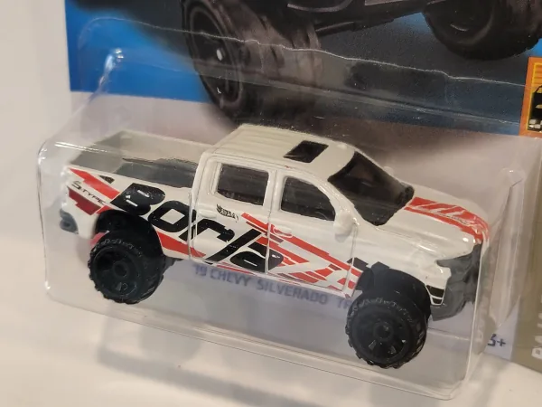 '19 Chevy Silverado Trail Boss LT | (2nd Color)