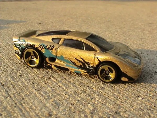 Jaguar XJ220