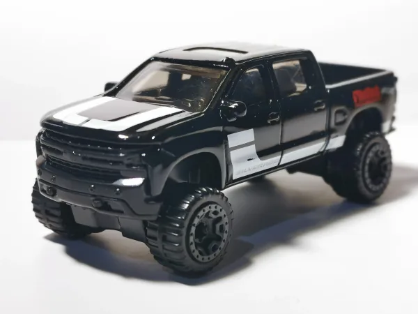 '19 Chevy Silverado Trail Boss LT | (2nd Color)