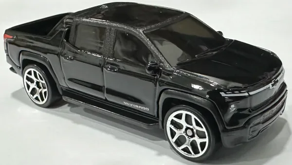 Silverado EV RST | (2nd Color)