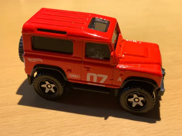 Land Rover Defender 90