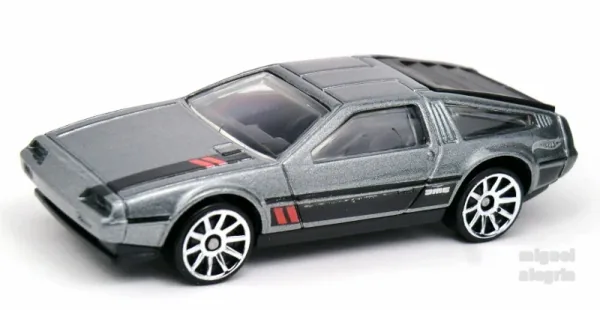 '81 DeLorean DMC-12