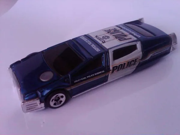 Syd Mead's Sentinel 400