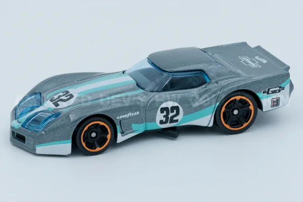 '76 Greenwood Corvette | (2nd Color)