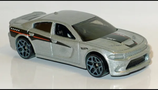 '15 Dodge Charger SRT