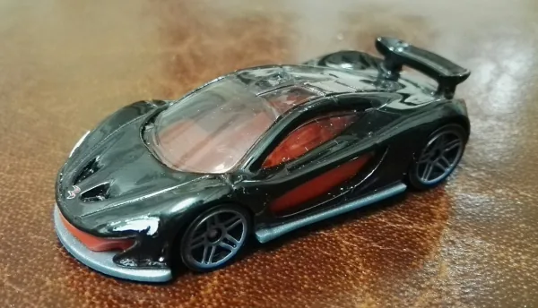 McLaren P1